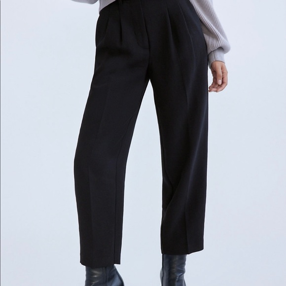 Brand: Wilfred Carrot pants
Size: 4
Colour: black
Condition: brand new UNWORN! - Picture 3 of 3